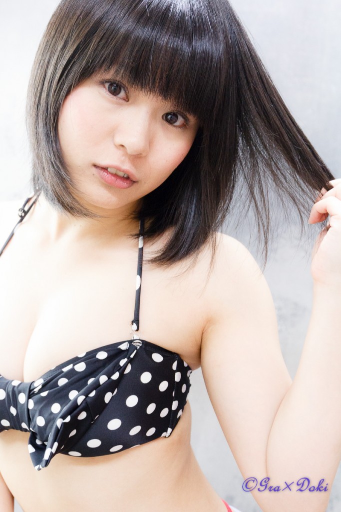 撮影会モデルの三木綾乃さんの水着ポートレート