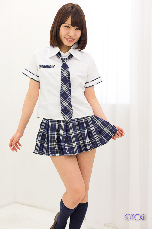 夏希リラ 制服コスプレ
