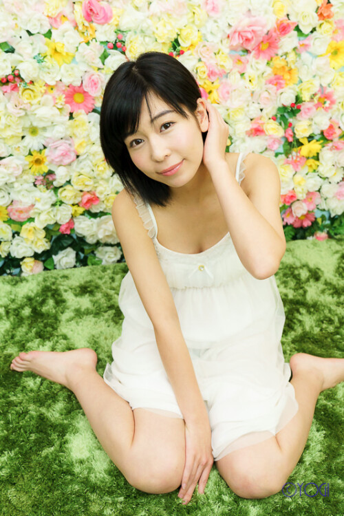 佐野つかさ 私服ポートレート