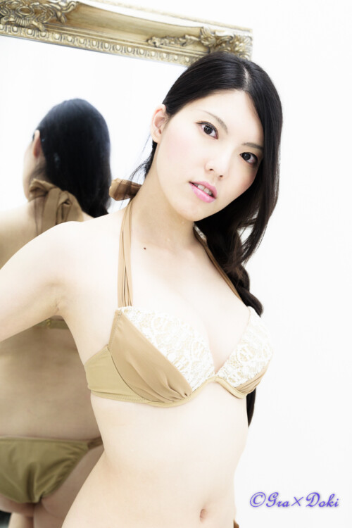 結城里佳子 水着ポートレート