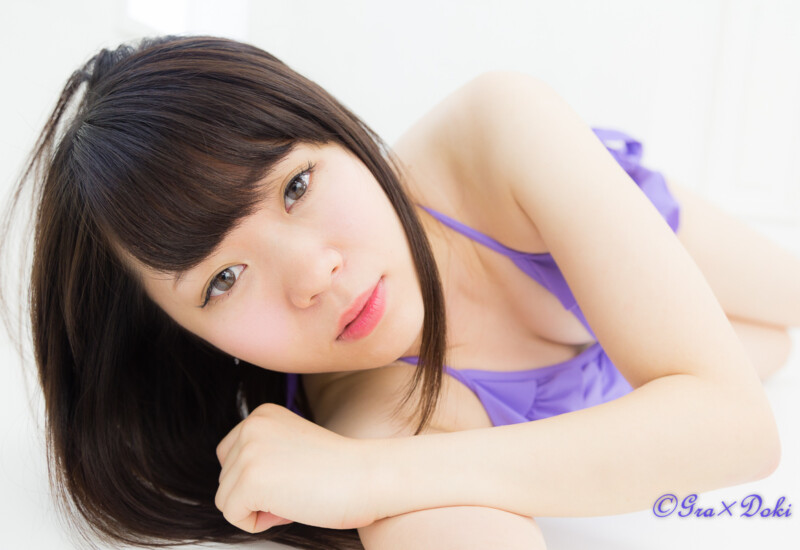 新垣由奈さん水着グラビア