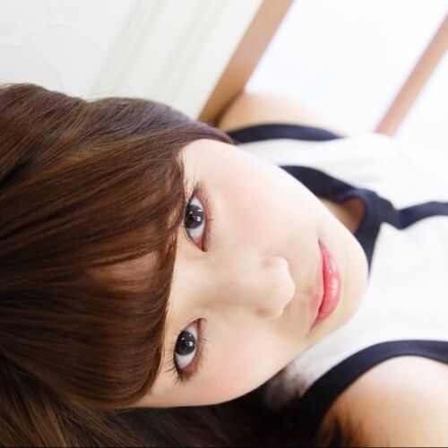 倉田夏希さん私服ポートレート