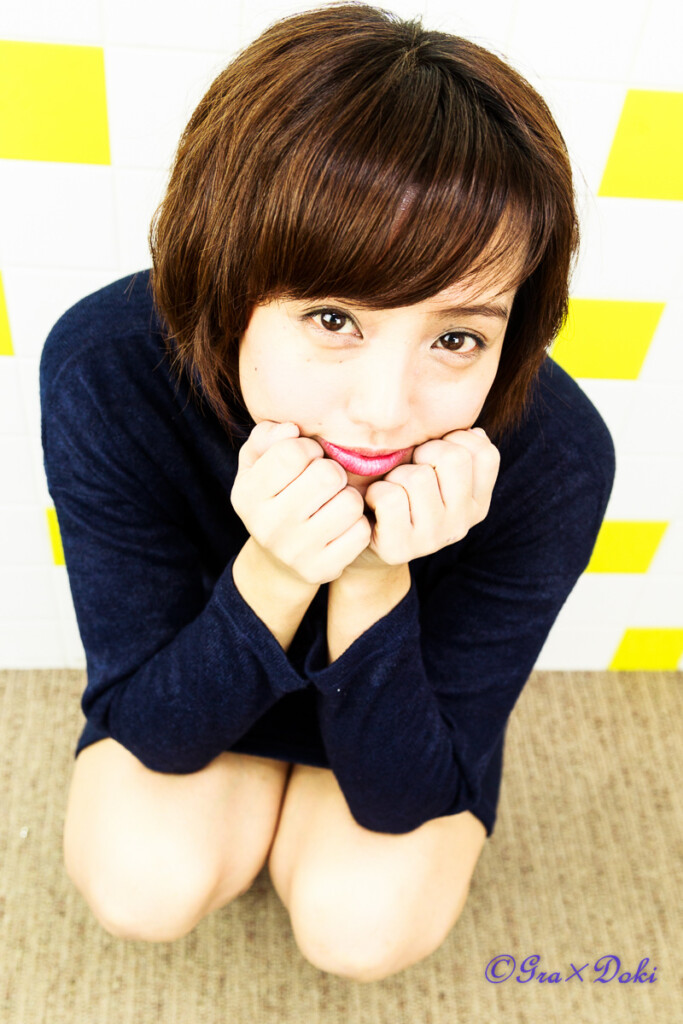 日里麻美さん私服ポートレート