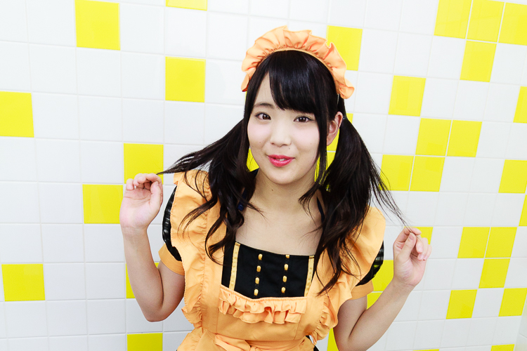 円谷優希 私服ポートレート