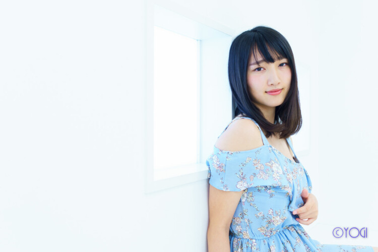 田中菜々さんの私服ポートレート