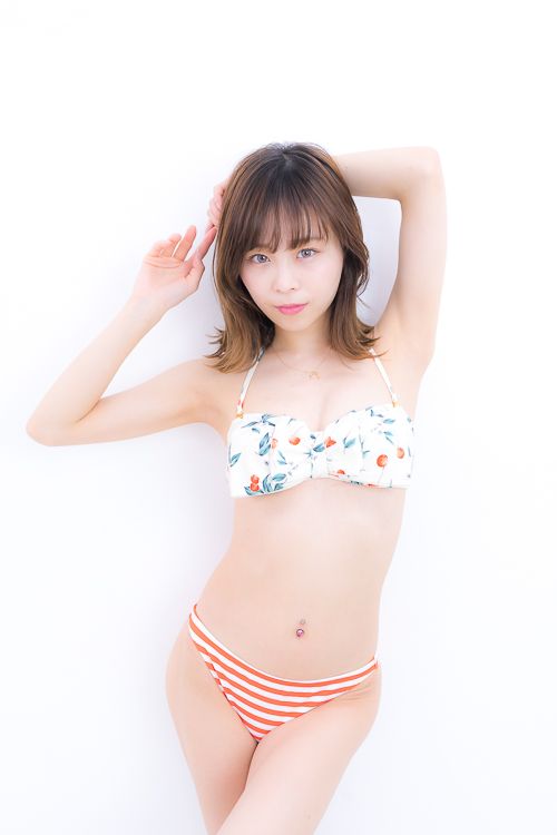 酒井穂乃香 水着ポートレート