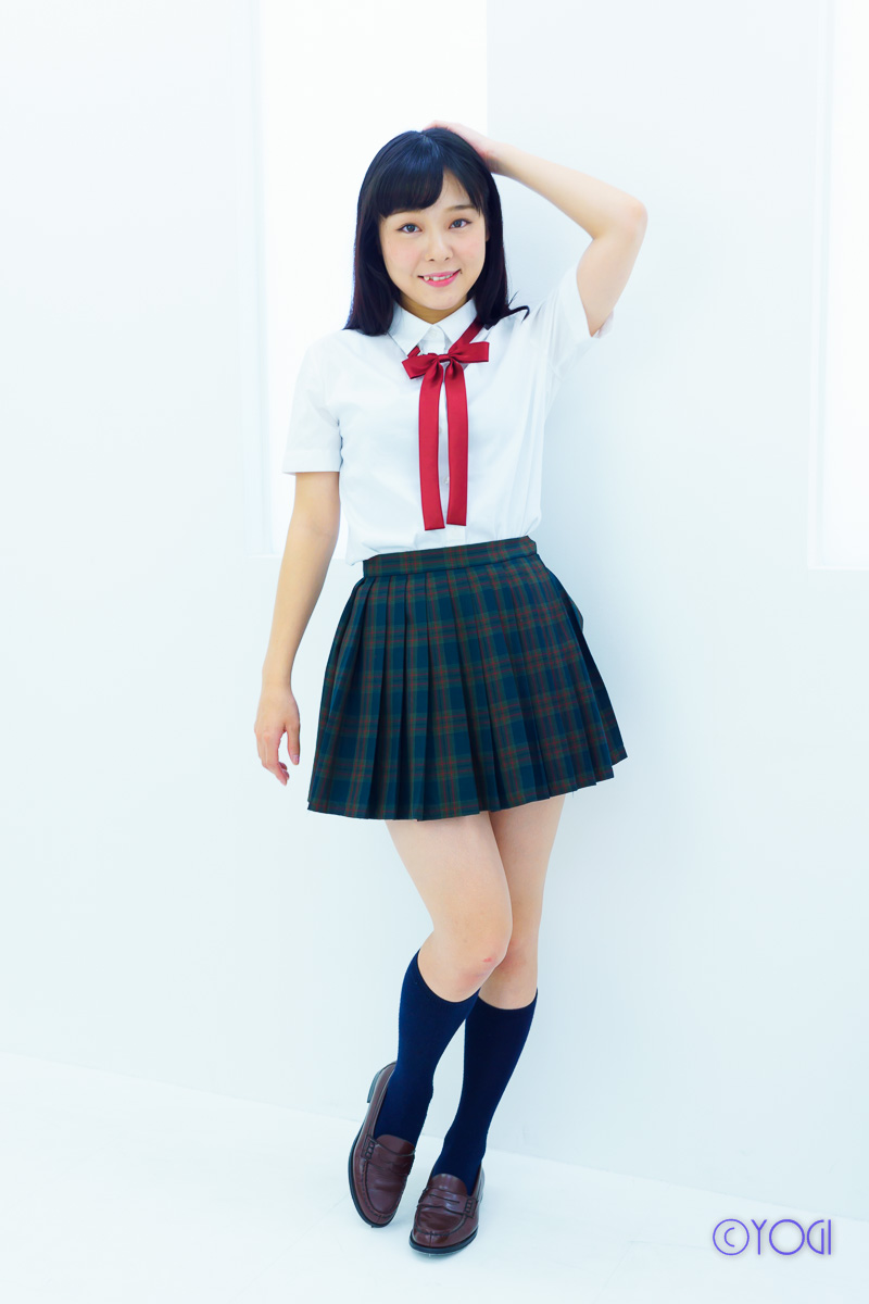 撮影会モデル仲村まひろさんの制服コスプレ