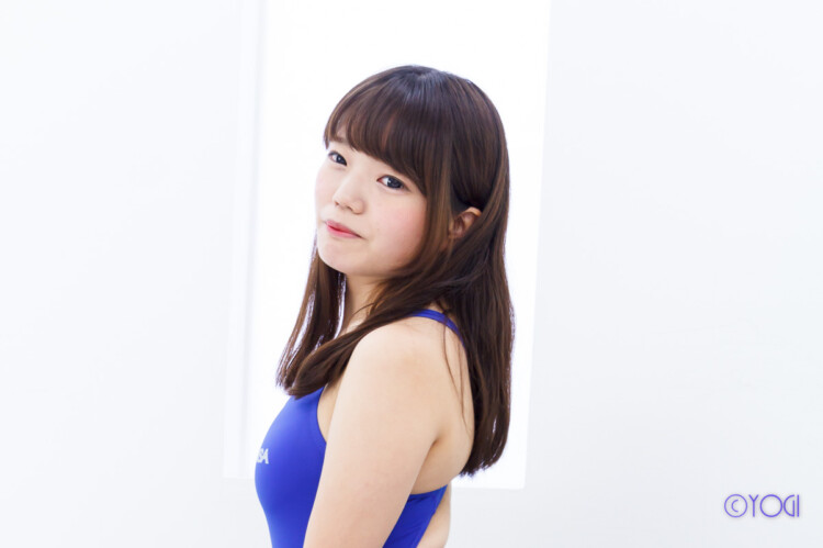 撮影会モデル媛野しのさんのスクール水着グラビア