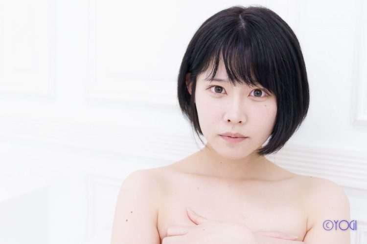 小泉さつきさんの水着グラビア
