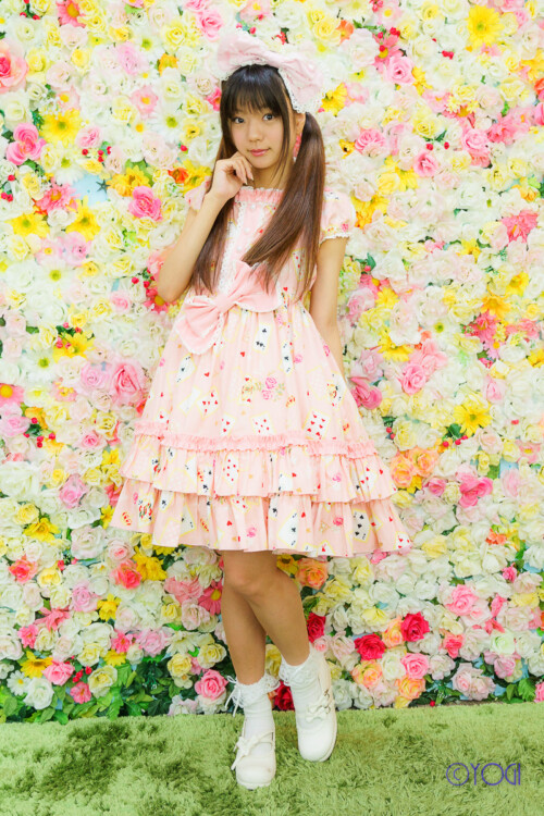 新山きらりさんの私服ポートレート