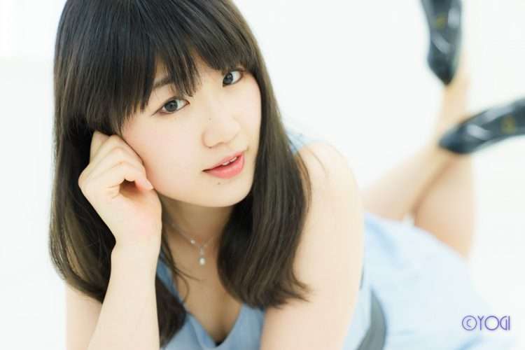 陽向あさり私服ポートレート