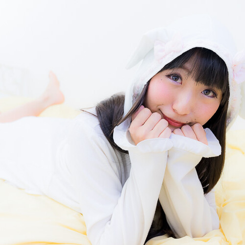 神野愛依私服ポートレート