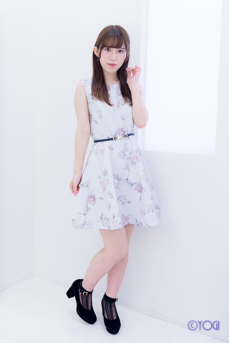 渡辺みな 私服ポートレート
