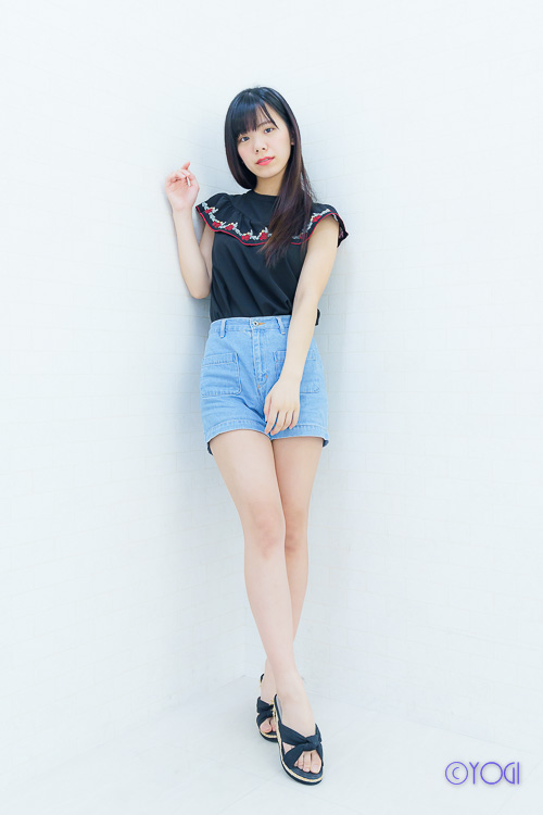 伊東みつき私服ポートレート