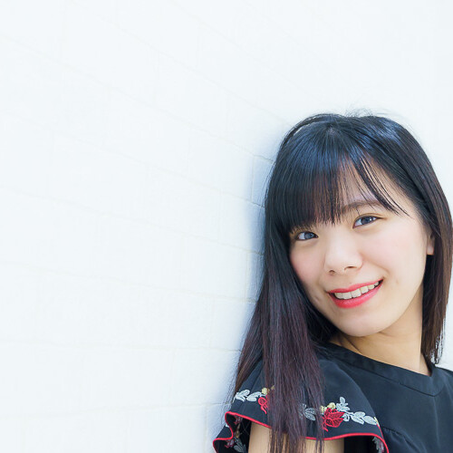 伊東みつき私服ポートレート