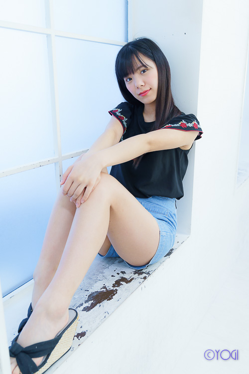 伊東みつき私服ポートレート