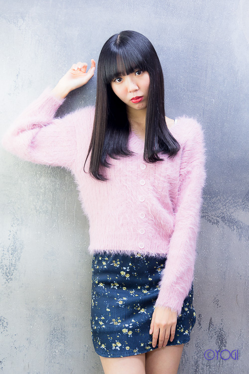 桑名利瑠私服ポートレート