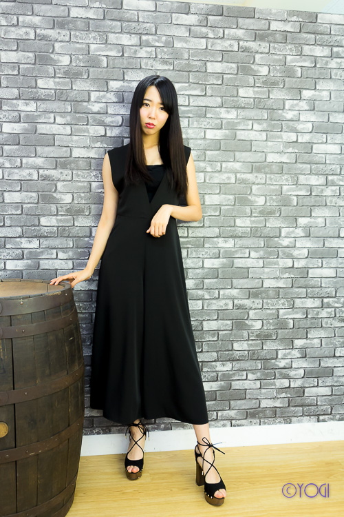 桑名利瑠私服ポートレート