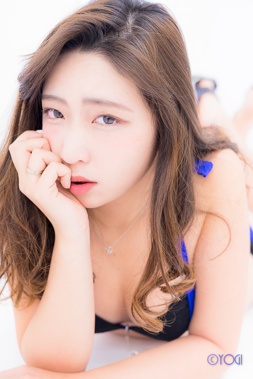 佐々遥南水着ポートレート