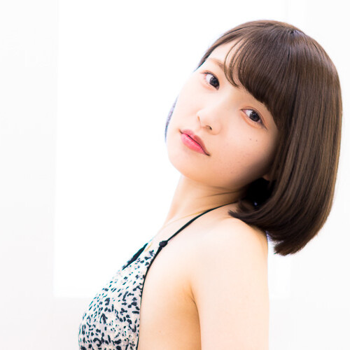 小鳥遊せんりさんの1回目撮影、水着ポートレート