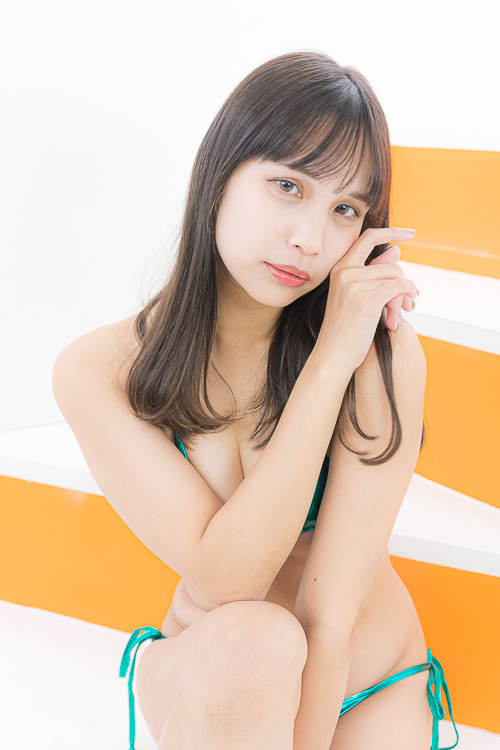 佐藤莉依 水着ポートレート