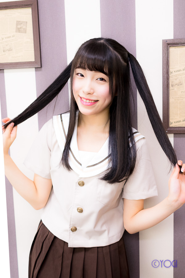 瀬名深月 制服コスプレ