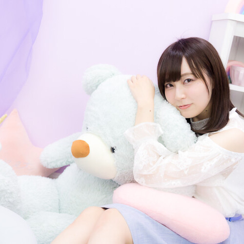氷室あざみ　私服ポートレート
