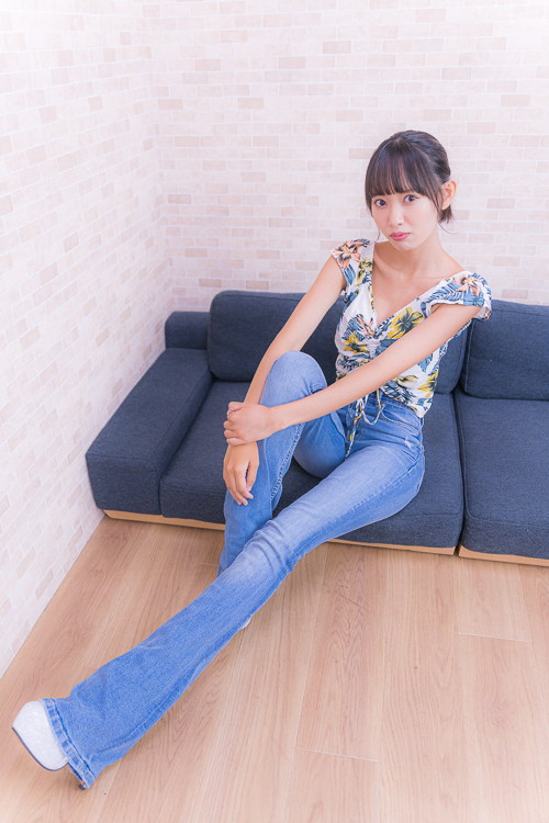潮見凪紗 私服ポートレート
