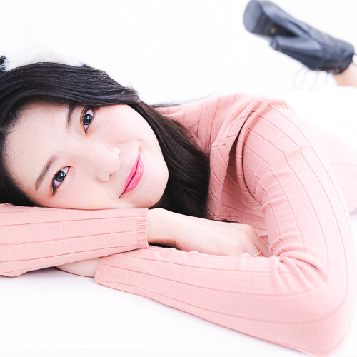 高橋理沙 私服ポートレート