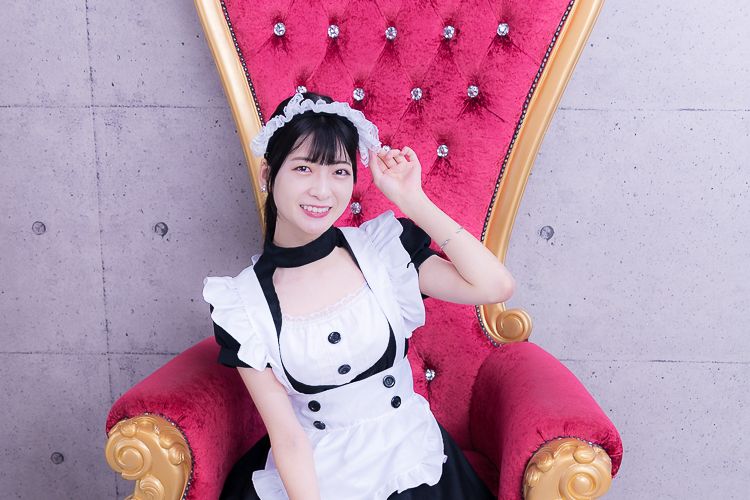 高橋理沙 私服ポートレート