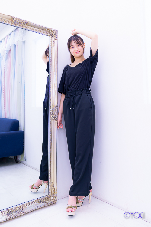 麗日しおん 私服ポートレート