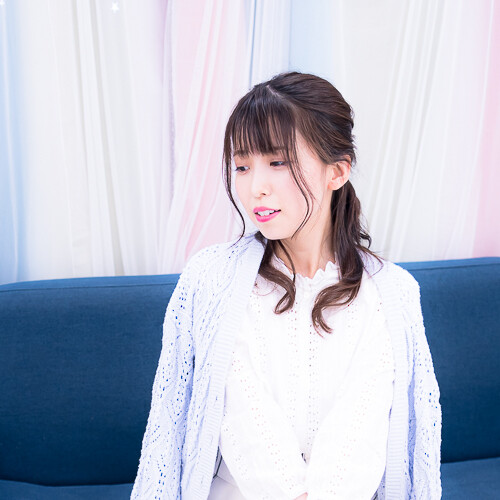 國井紫苑 私服ポートレート