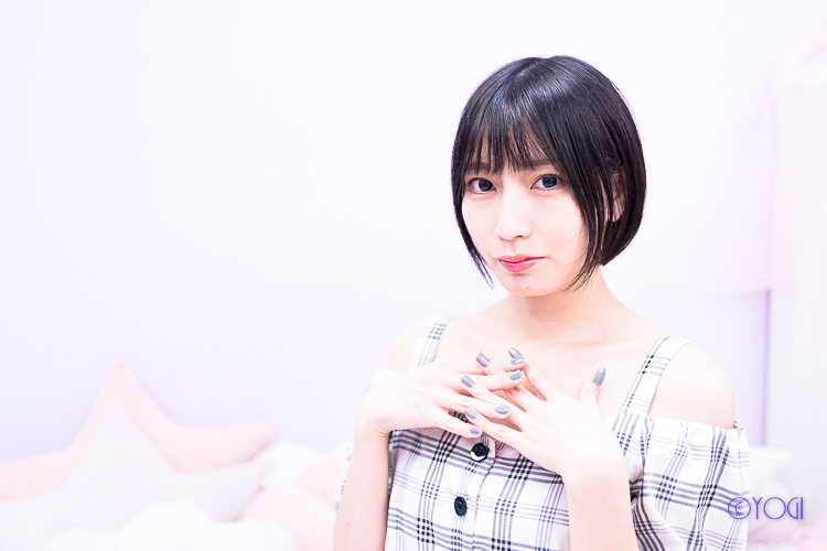 彼方玲,私服ポートレート