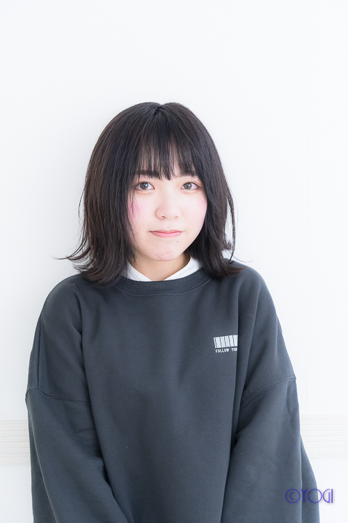 久遠璃羽 私服ポートレート