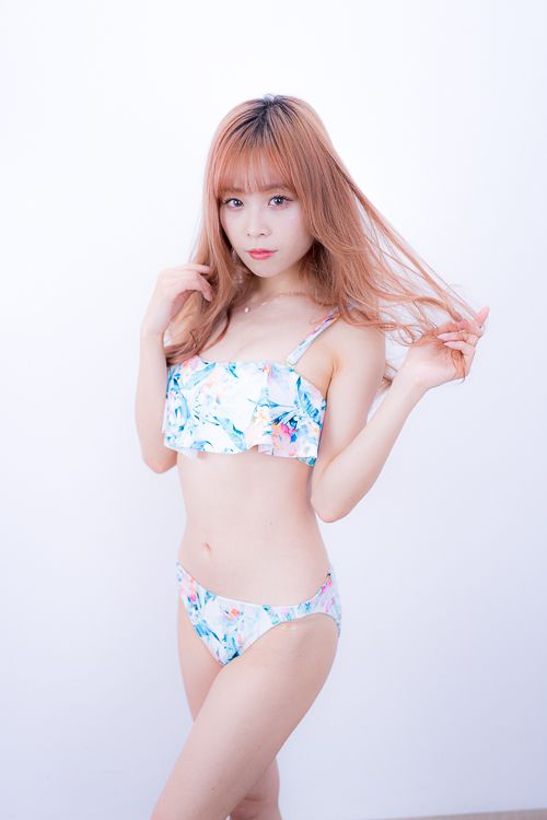 酒井穂乃香 水着ポートレート