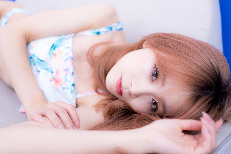 酒井穂乃香 水着ポートレート