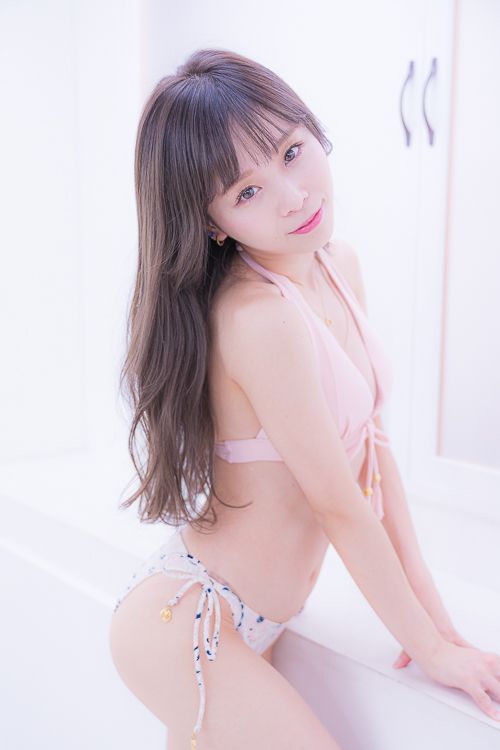 酒井穂乃香 水着ポートレート