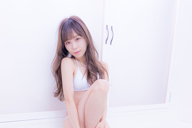 酒井穂乃香 水着ポートレート