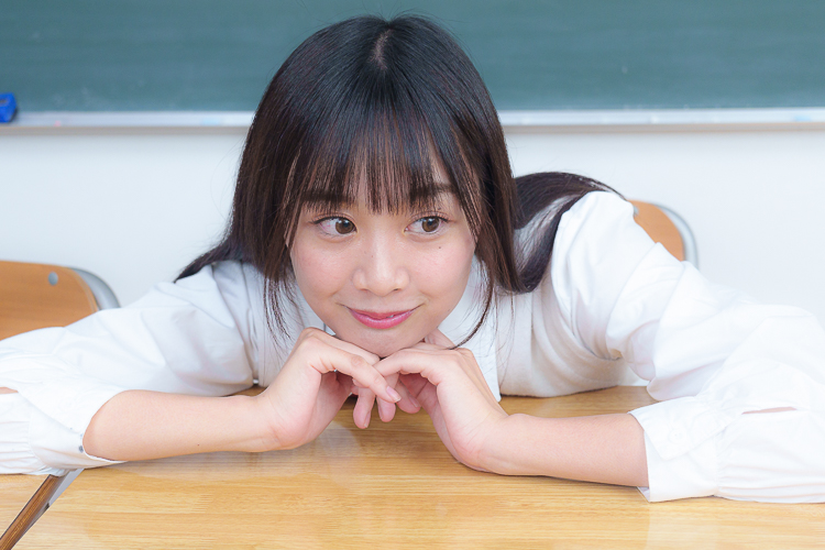 西沢さなみ 制服コスプレ