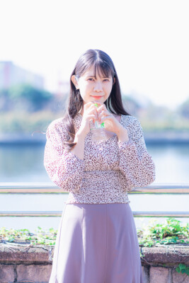 しもむらさき（Eins）私服ポートレート